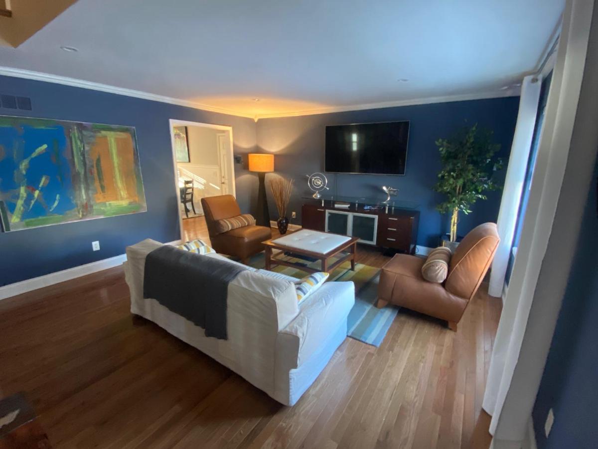 Here It Is! Cool Cape Cod-3 Br-2.5 Bath-12 Guests Олатей Екстериор снимка