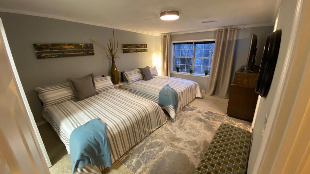 Here It Is! Cool Cape Cod-3 Br-2.5 Bath-12 Guests Олатей Екстериор снимка