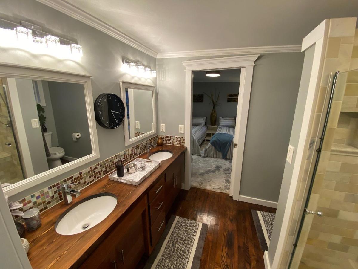 Here It Is! Cool Cape Cod-3 Br-2.5 Bath-12 Guests Олатей Екстериор снимка