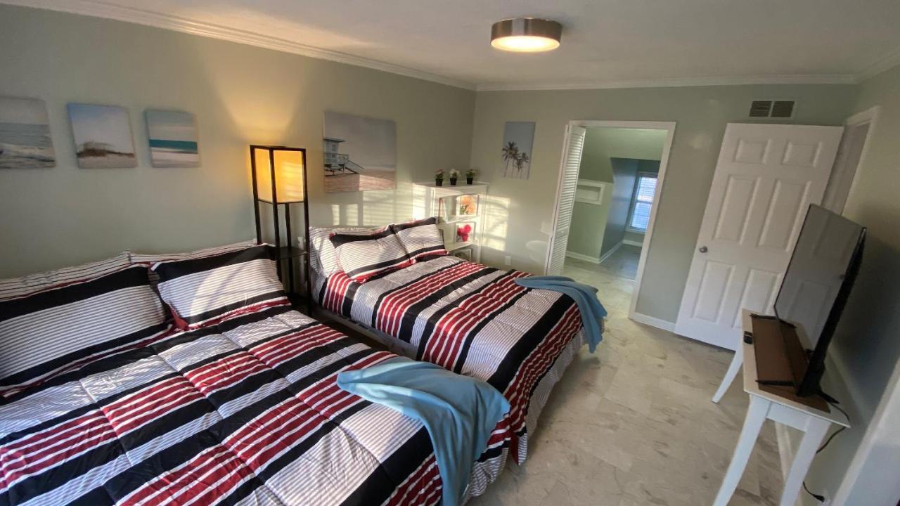Here It Is! Cool Cape Cod-3 Br-2.5 Bath-12 Guests Олатей Екстериор снимка