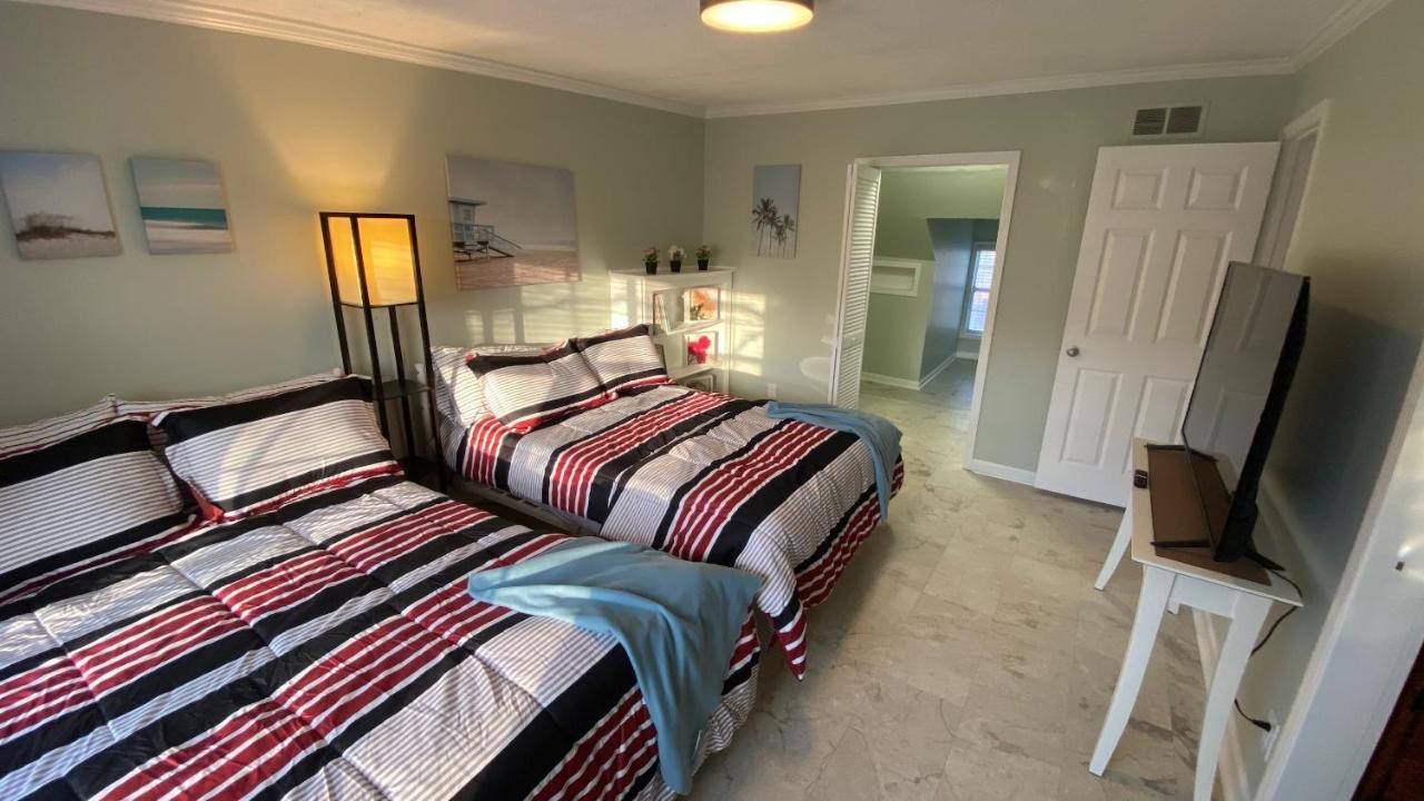 Here It Is! Cool Cape Cod-3 Br-2.5 Bath-12 Guests Олатей Екстериор снимка