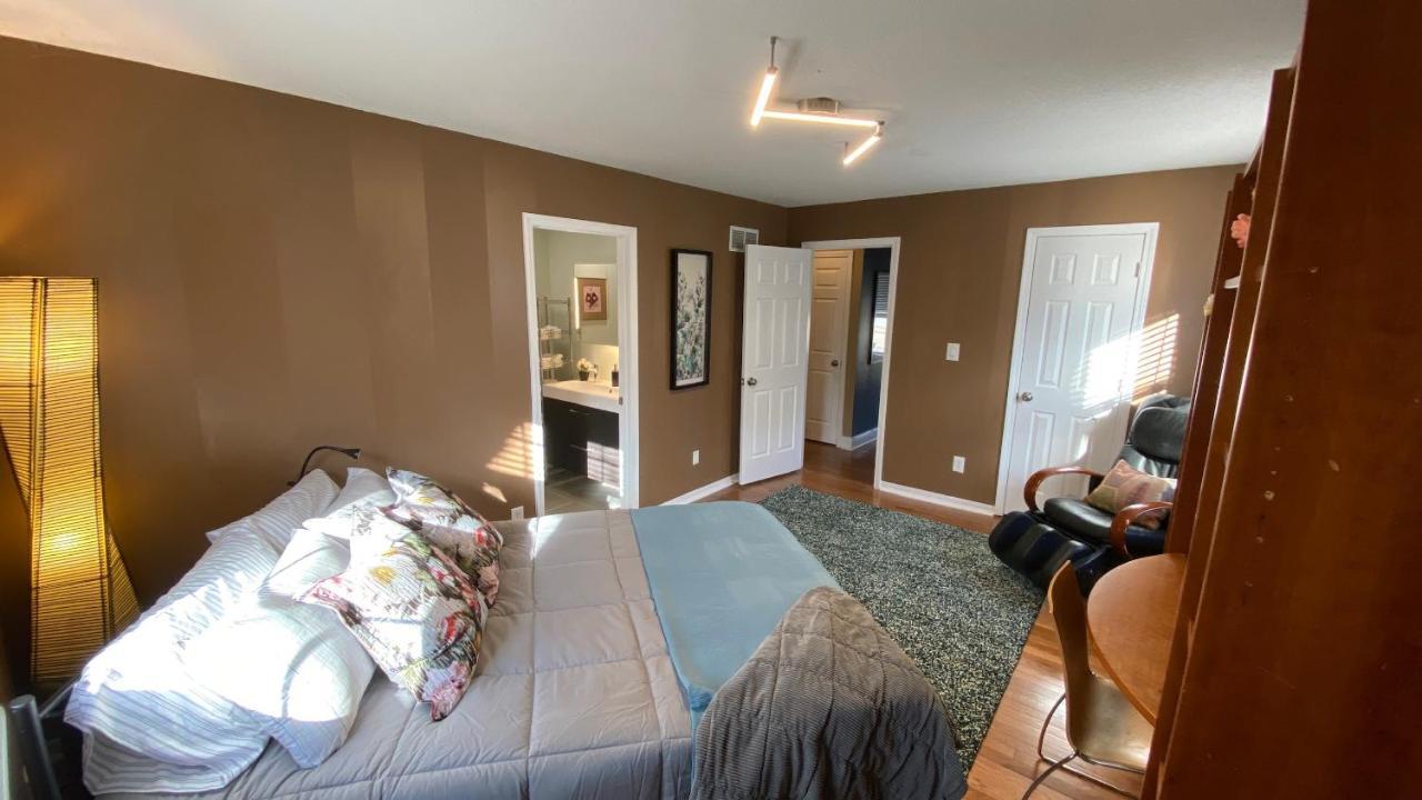 Here It Is! Cool Cape Cod-3 Br-2.5 Bath-12 Guests Олатей Екстериор снимка